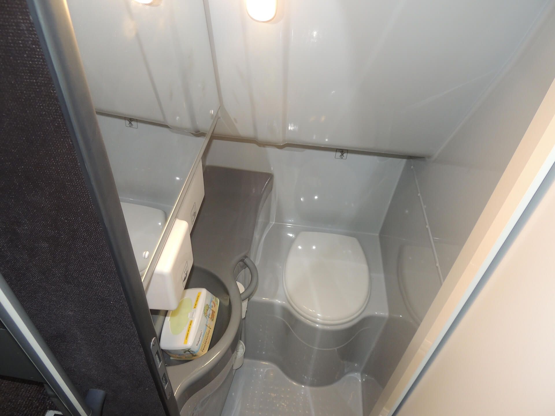Reisebus Innenausstattung Toilette - Wiards Reisen in Elsfleth